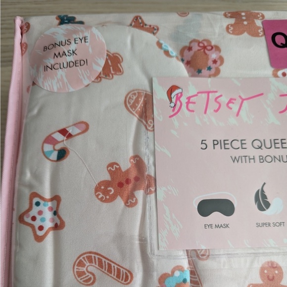 Betsey Johnson Christmas gingerbread sheet set - Picture 2 of 5